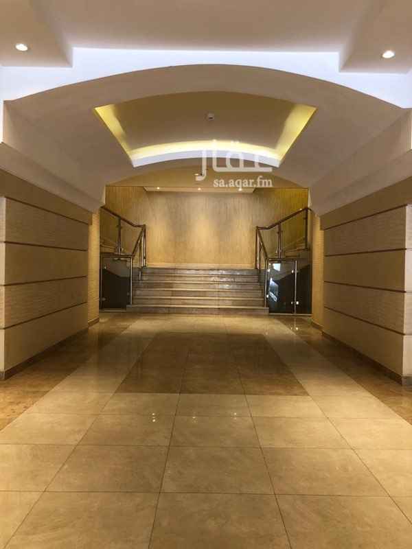 1393607 يحتوي المركز على فندقين وعدة معارض ومكاتب بحي العليا على طريق الامير محمد بن عبدالعزيز - التحلية - .
يمتاز الموقع بعدة مزايا
١- سهولة الوصول له من عدة طرق رئيسية(طريق الملك فهد - طريق التخصصي - طريق الامير تركي الاول ).
٢- تتوفر مواقف للسيارات (امامية عامة - خلفية خاصة للعملاء- مواقف في القبو )
٣- الاتصالات والانترنت حيث ان المبنى مجهز بكبينة الكترونية لخطوط. الهاتف والفاكس والانترنت كما توجد خطوط انترنت الالياف البصريبة.
٤-مرخص ويخضع لاشتراطات البلدية و انظمة الامن والسلامة من الدفاع المدني