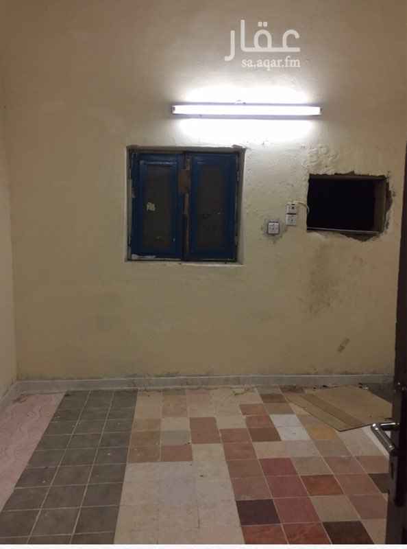 1274929 بيت شعبي للايجار ينفع للعزاب والعوائل لانه مستقل
مكون من صالة وثلاث غرف ومطبخ وحمام
الدفع شهري700
جميع الخدمات بجانب البييت الشعبي
يبعد عن الحرم 7دقائق بالسيارة
اللي يبغى الموقع عن طريق قوقل ماب يكلمني واتس