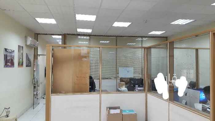 1531590 شركة تعرض مكاتبها للتقبيل بكافة محتوياته من اثاث ما عدا اجهزة الكمبيوتر، عبارة عن شقتين الشقة الاولى 200 متر والثانية 100 متر، سعر التقبيل 70000 سبعين الف ريال قابل للتفاوض مع تحمل باقي ايجار المكاتب علما ان سعر الايجار مناسب، موقع المكاتب الرياض حي الملك فهد طريق الامام سعود، للتواصل 0112090801 فرعي 111 و 113 او على جوال رقم 0598555955