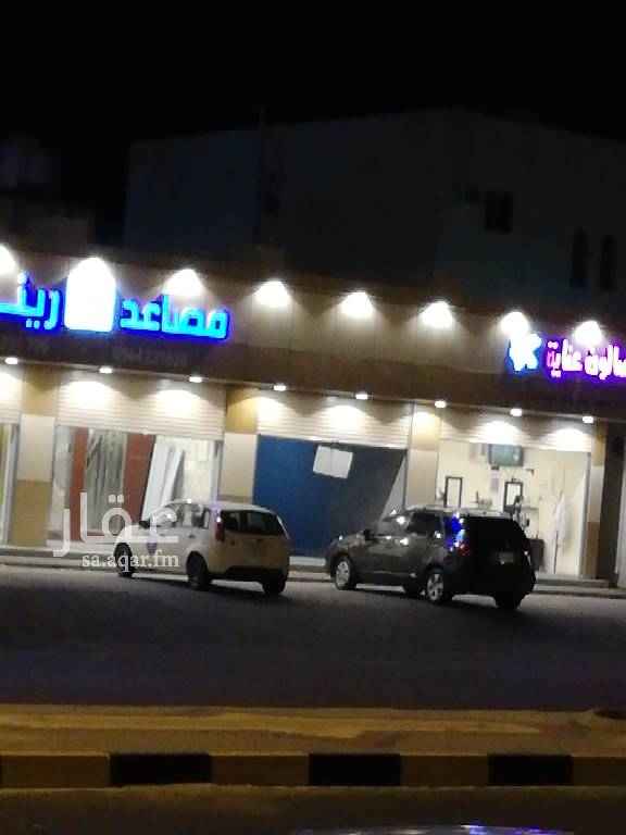 1458255 يوجد عماره دور مكون من ٤ محلات
و٥ غرف عزاب ماجره مدخل خاص دور أولى.