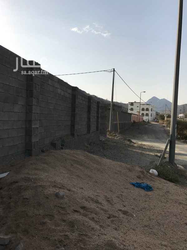596825 حوش للاستثمار مساحة ٩٠٠ متر ٣٠ * ٣٠
الحوش يقع قريب جدا من حي الوسام ويقع الحوش على شارعين وللحوش بوابه على الشارع العام ويوجد فيه عداد كهرباء وخزان ماء كما يوجد فيه صرف صحي
الحوش للايجار او للاستثمار