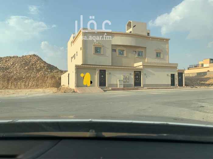 1703214 دور و 3 شقق
كل شقه فيها 4 غرف وصاله
في المرتفع