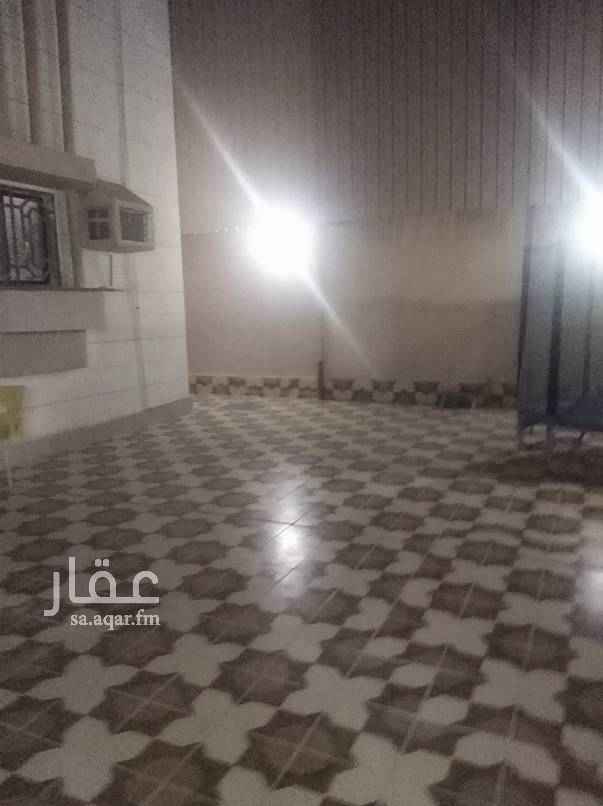 1668184 دور مستقل حوش ومدخل مستقل ومدخل سيارة في حي السامر
يتكون من 5 غرف و4 حمامات وصاله ومطبخ
الدور الاول فوق الارضي مباشرة
0509962022
