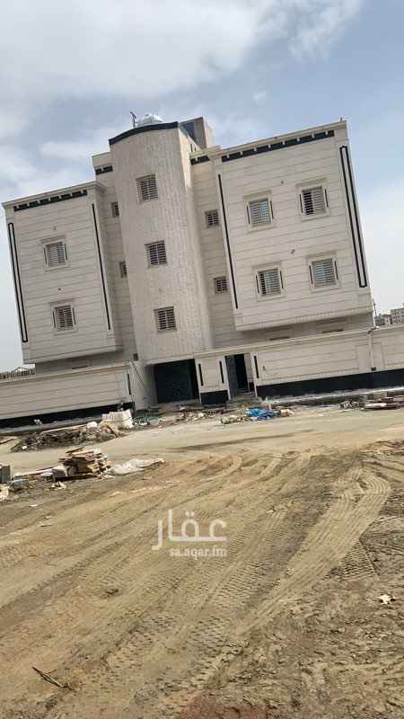 1504608 طبعا العماره ادوار ليست شقق. مكونه من دورين فقط ٩غرف الحين بالبناء
طبعا الصوره تصميم سابق ومبيوعه والحين نفس التصميم اللي بالصوره بس دورين فقط وسيعه