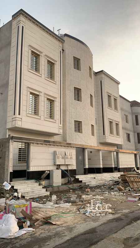 1504610 شقق فاخره مكونه من ٧غرف واربع دورات مياه تصميم مميز
وغرفه غسيل ومستودع. التواصل واتساب
