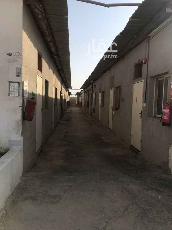 1417177 السلام عليكم ورحمة الله وبركاته
يوجد كمباوند لسكن عمال عباره عن غرف نوم ودورات مياه تتسع ل ٢٠٠٠ عامل
يوجد فيها مسجد وتموينات و ورشة حداده ونجاره و ملعب كرة قدم .ومواقف سيارات للباصات الكبيره والصغيره .
لتواصل واتساب فقط ٠٥٩٩٠٠٠٥٤١