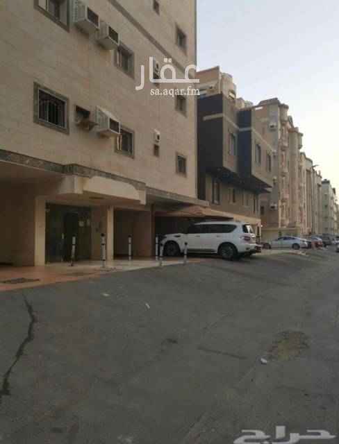 1666457 شقة تمليك اماميه بالمنار 4 سنوات بالدور الثالث شقه رقم 9 مساحتها حسب الصك 98 متر مكونه من 4 غرف + صاله +2 حمام مدخلين مطبخ جاهز خزان علوي وسفلي وموقف خاص (( شرق كبري بريمان )) مطلوب 280 الف // 0599001212