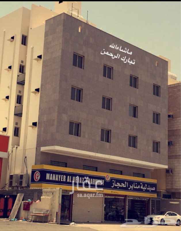 1252316 يوجد لدي اربعه محلات على شارع تجاري المنطقة ماشاءالله جداً حيه وتجارية .. كان يوجد مكانها صيدلية المتحدة لاكم تم الاغلاق من قبل الشركة نفسها مع العلم تم اغلاق اكثر من ٨٤ صيدلية لهم ... ويوجد فوق المحلات ميزان ايضاً مساحة العماره ٥٠٠
والله ولي التوفيق