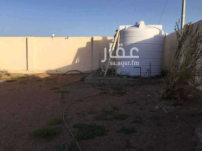 1506893 الاستراحة واصلة( الكهرباء) مساحتها 1800 وبجانبها أرض مساحتها 600. قريبة من المسجد والمدرسة