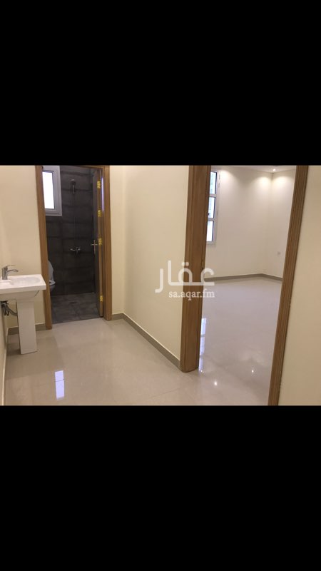 1716853 شقة في فلة
مجلس + صالة + غرفتين
مطبخ و مكيفات راكب
سكن لمدة سنة
مدخل مشترك