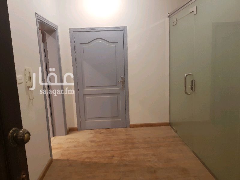 1289997 مكتب اداري تجاري للايجار مكونه من غرفتين وصاله