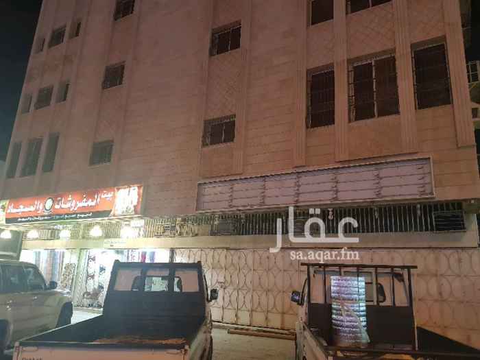 1290299 محلين للايجار على شارع عبدالعزيز بن ابراهيم قبل برافو وشبرا