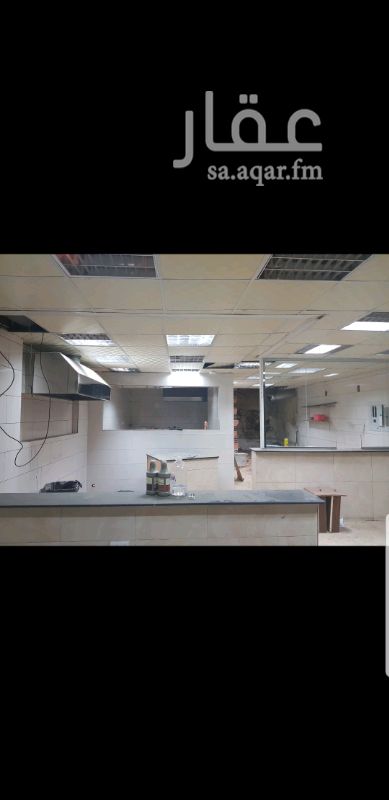 1295542 محل للايجار على شارع الامير سلطان امام قصر خالد الفيصل