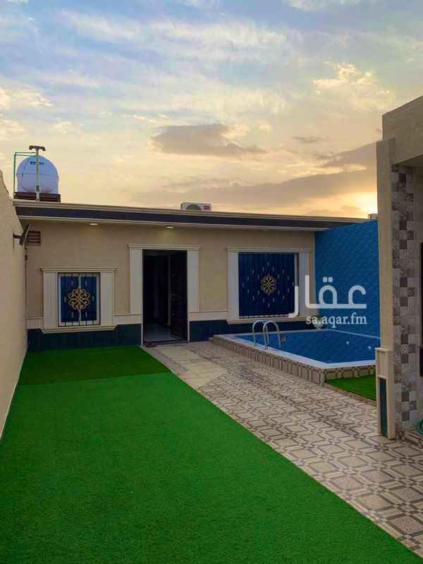 1761890 السلام عليكم
شاليهات كبيره للاجار الشهري
التاجير يوم في الاسبوع
مساحتها 250 للشاليه الواحد
فيه ملحق خارجي "مشب"
كذلك مسبح
دورة مياه خارجيه كبيره
صاله كبيره "تكفي لمجلسين واكثر"
مطبخ كبير مفتوح على الصاله
غرفة داخليه
دورة مياه
مجهزة بالكامل