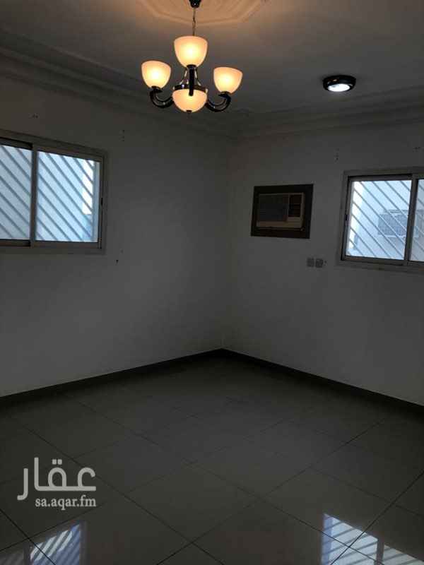 1513886 السلام عليكم
دور علوى للايجار 4غرف وصاله ومستودع غرفه ماستر
مطبخ ومكيفات راكب
3 دورات مياه
مدخل الرجال مستقل
مجدد بالكامل