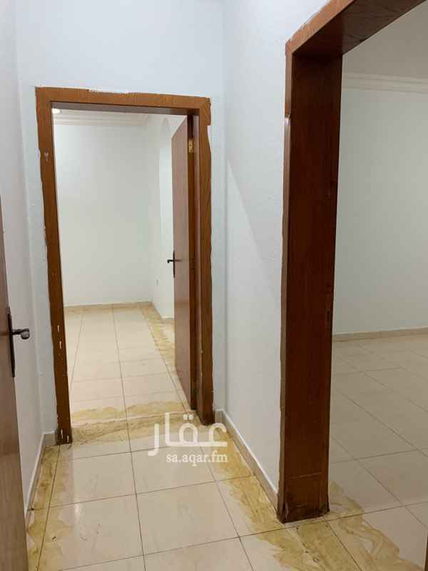 1660740 غرفتين حمامين صالة مطبخ
يوجد حوش
عمارة الناصر
للتواصل : 0599844137
