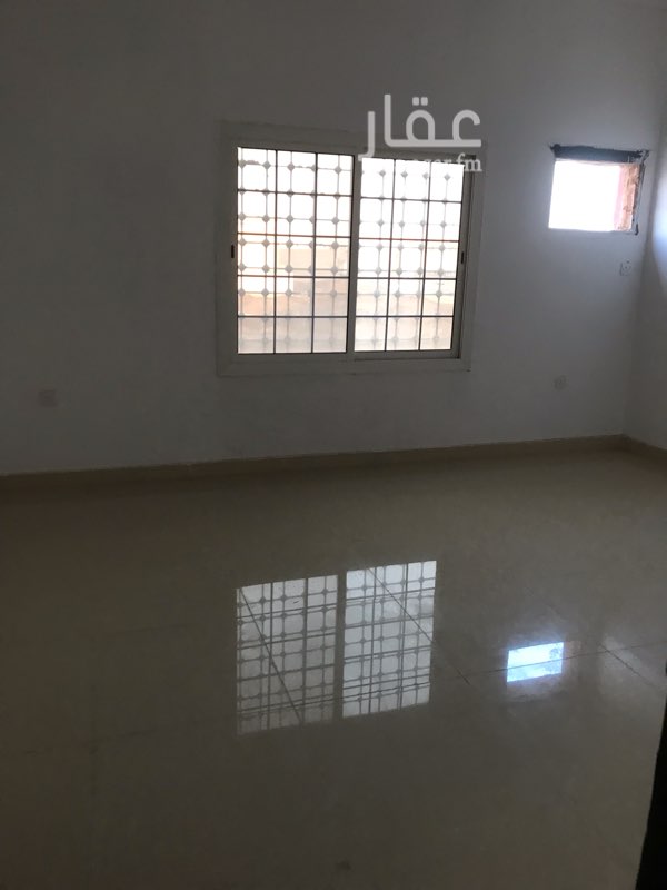 1436584 شقة مكونة من اربع غرف واسعه
وصالة
وثلاث دورات مياة
ومطبخ
مؤسسة سعيد العدواني ⭐️
للاستثمار العقاري 🌟
وادارة الاملاك⭐️