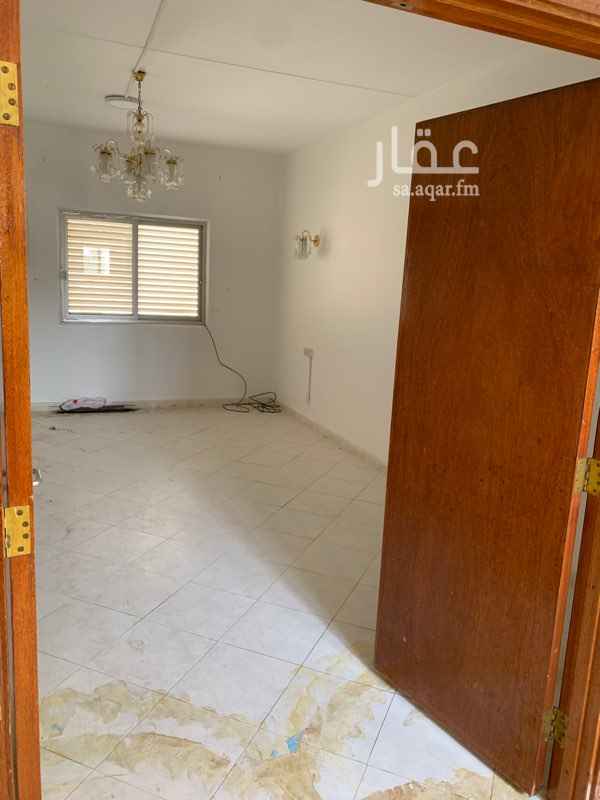 1582705 شقه باسكان الخبر نظيفه كهرب وسباكه جديد عليها بنك 40 الف السعر 320 الف كامل المبلغ مع البنك العقاري