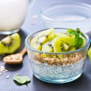 porridge-chia-kiwi- lait d'amande cuisine crue pourquoi manger cru