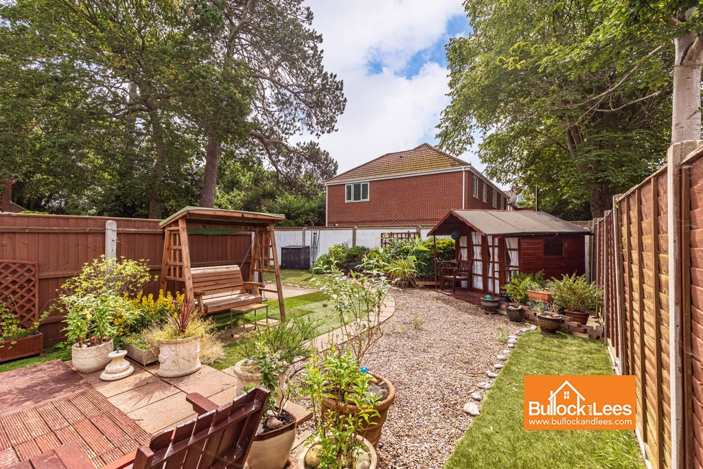 Hamilton Close, Large Garden