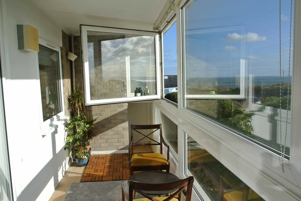 Southbourne Cliff Top Sea View Apartment