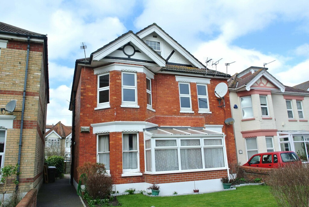 Flats & houses to rent in Bournemouth & Christchurch Bullock & Lees