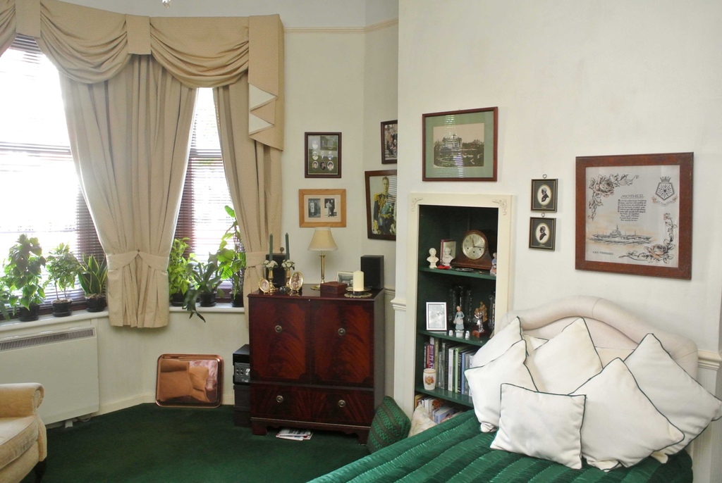 Spa Studio, close to Beach Bullock & Lees