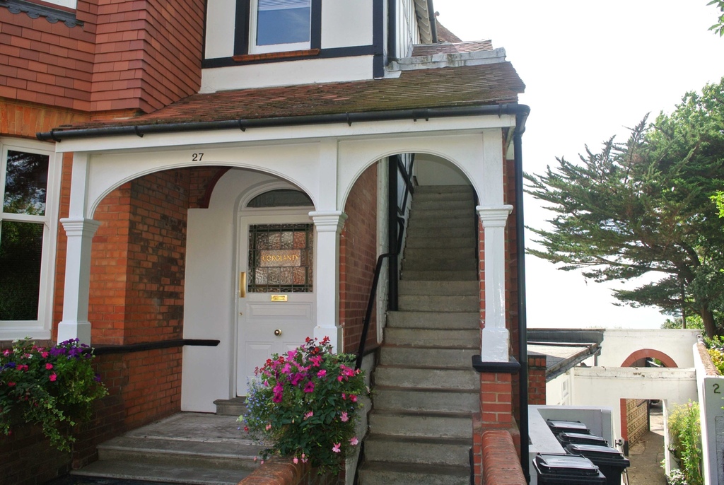 Spa Studio, close to Beach Bullock & Lees