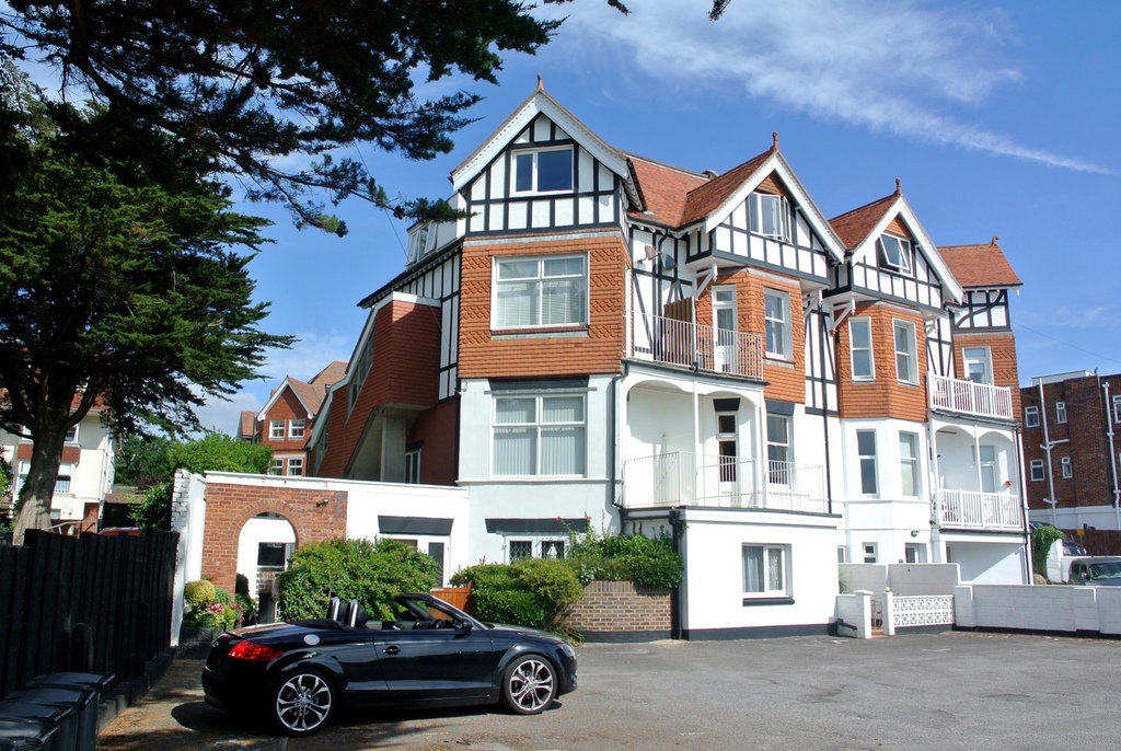 Boscombe Spa Studio, close to Beach