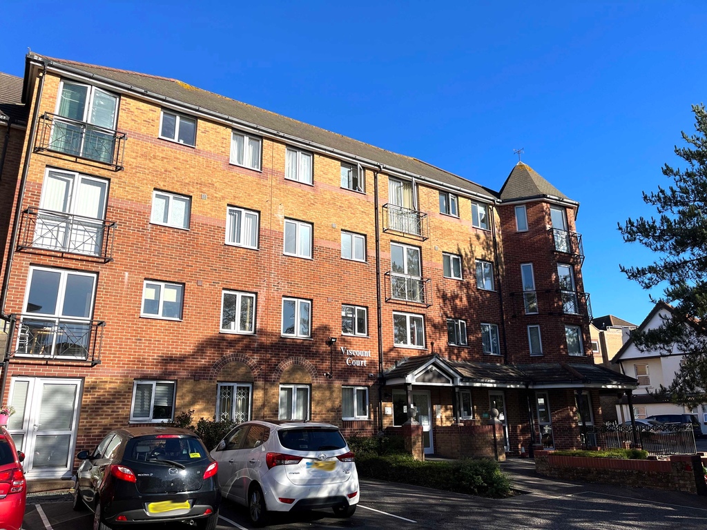 Lovely, spacious retirement flat