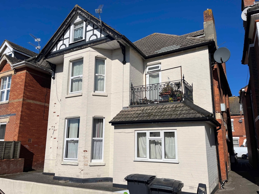 Studio Flat, Cecil Road, Bournemouth Bullock & Lees