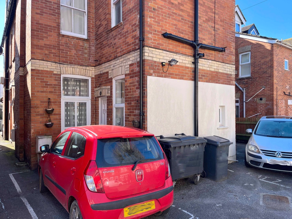 Studio Flat, Cecil Road, Bournemouth Bullock & Lees