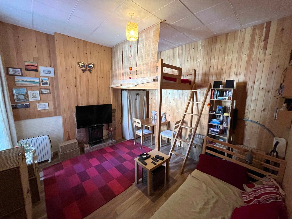 Studio Flat, Cecil Road, Bournemouth Bullock & Lees