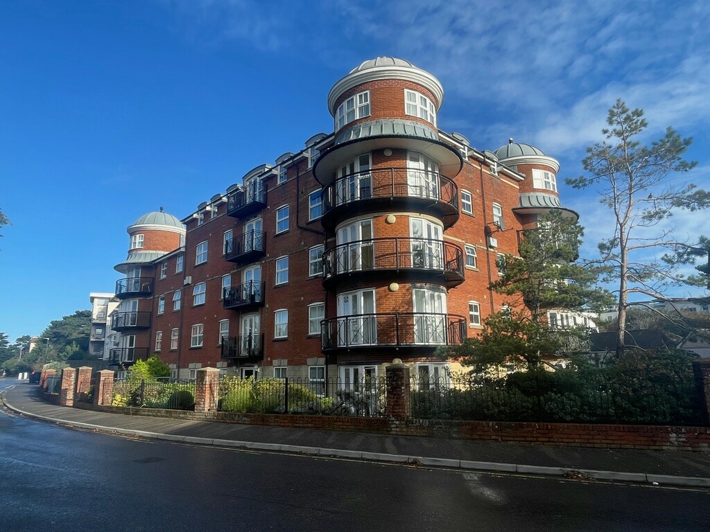 Flats & houses to rent in Bournemouth & Christchurch Bullock & Lees