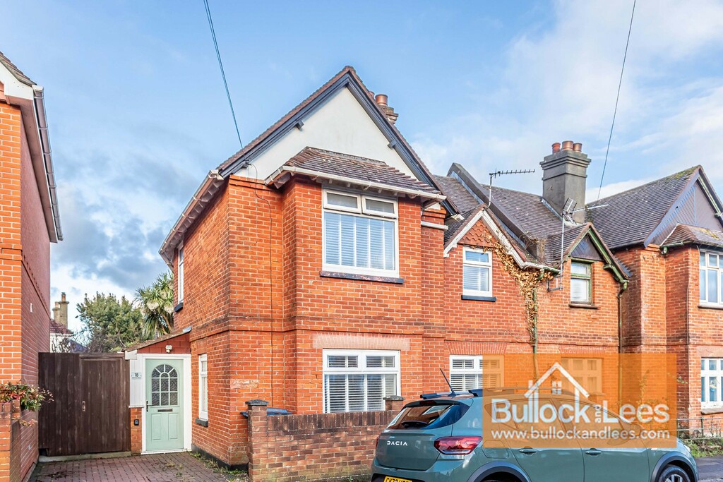Tuckton, lovely three bed family home