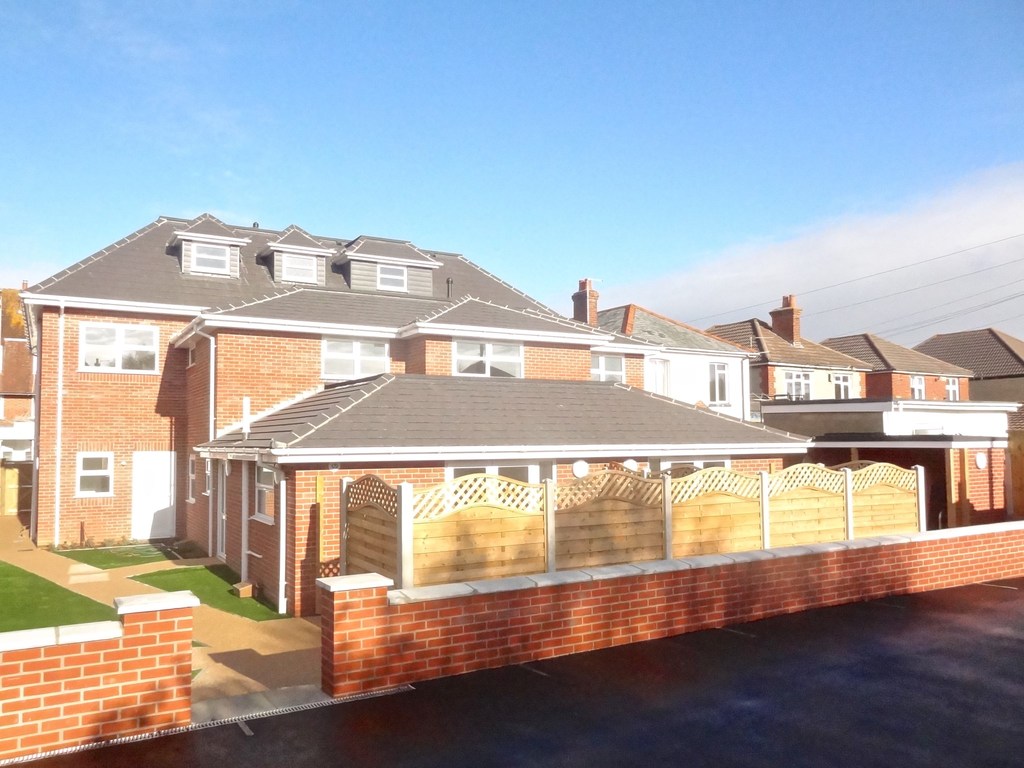 F3 Sunningdale, Tuckton Road