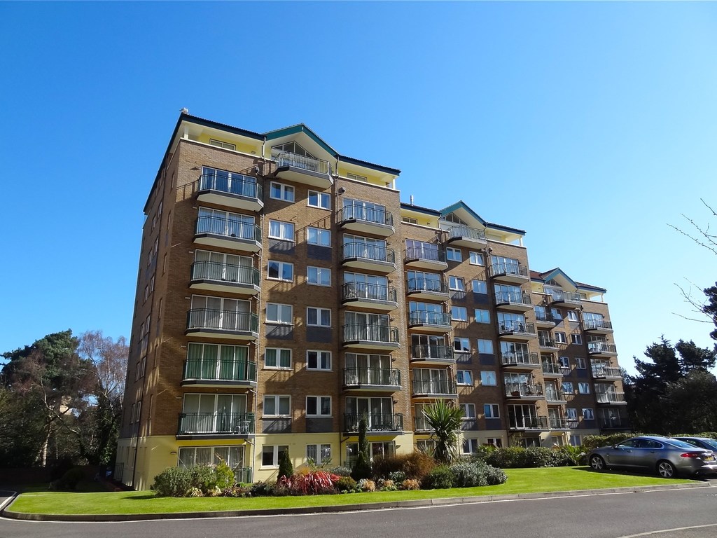 Keverstone Court, Manor Road