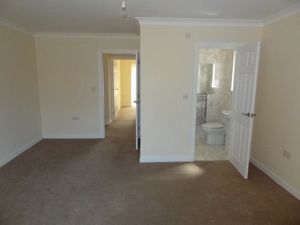 61C Clarendon Road, Christchurch Bullock & Lees