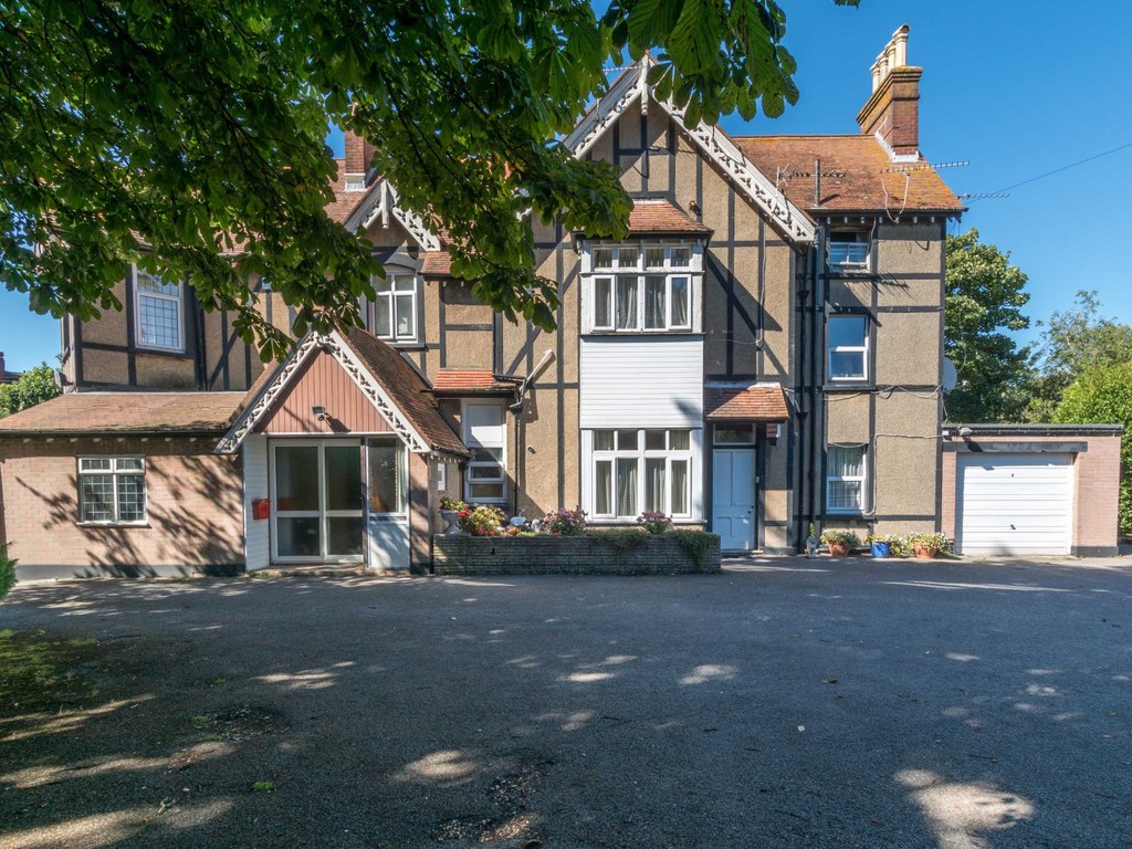 Grange Court Bullock & Lees