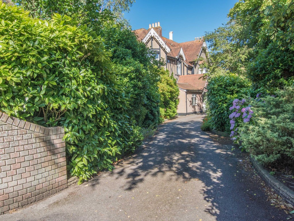 Grange Court Bullock & Lees