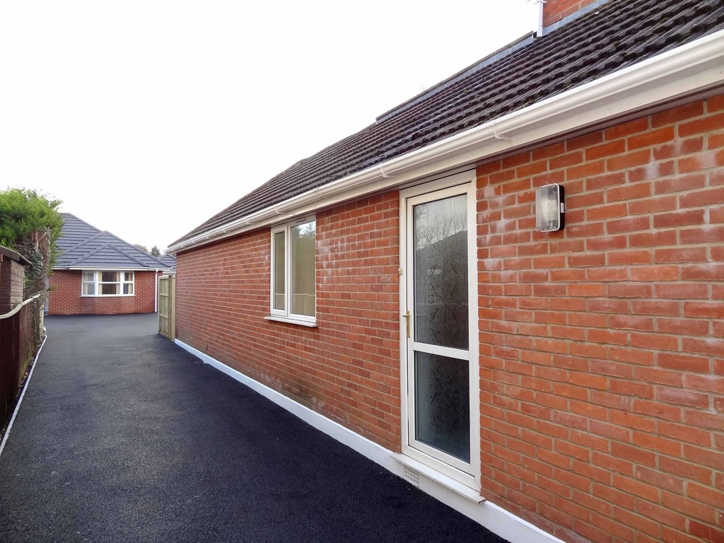 Clarendon Road, Christchurch (Flat) Bullock & Lees