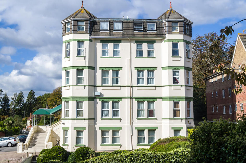 Carlton Court Bullock & Lees