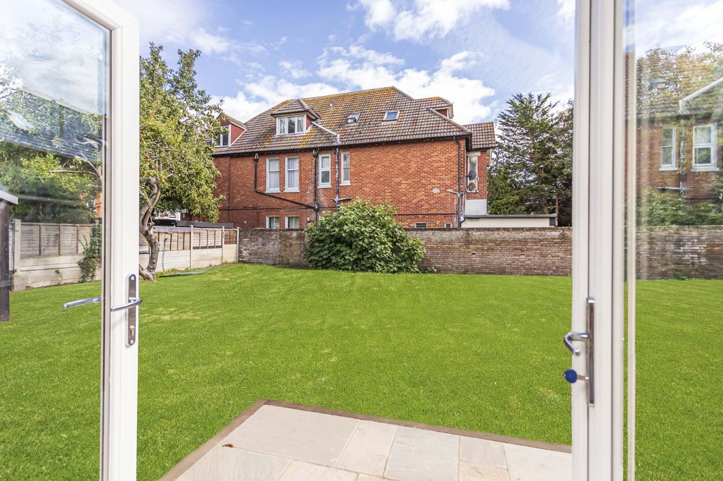 Wharncliffe Road, Bournemouth, BH5 1AH Bullock & Lees