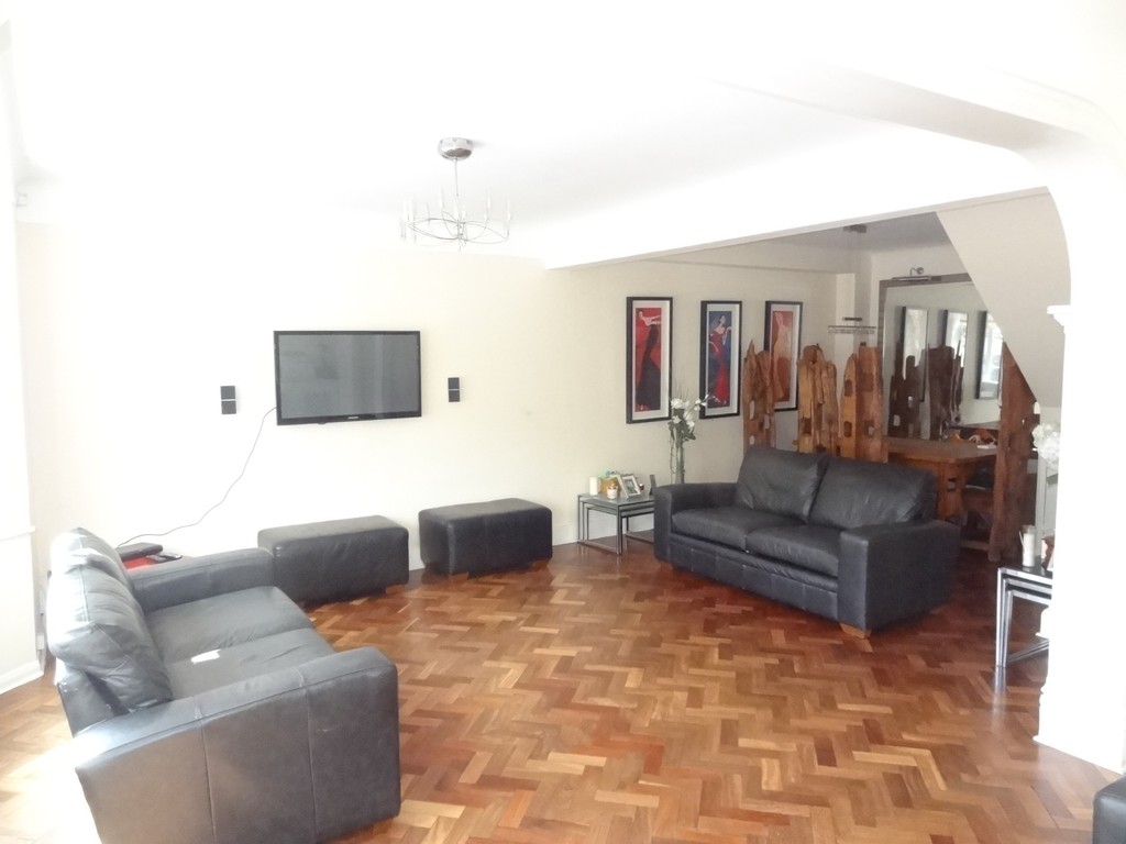 The Grove, Christchurch Bullock & Lees