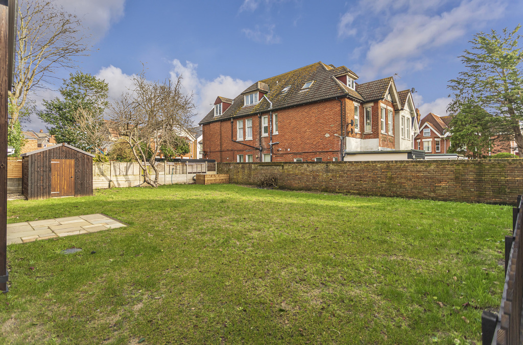 Wharncliffe Road, Bournemouth, BH5 1AH Bullock & Lees