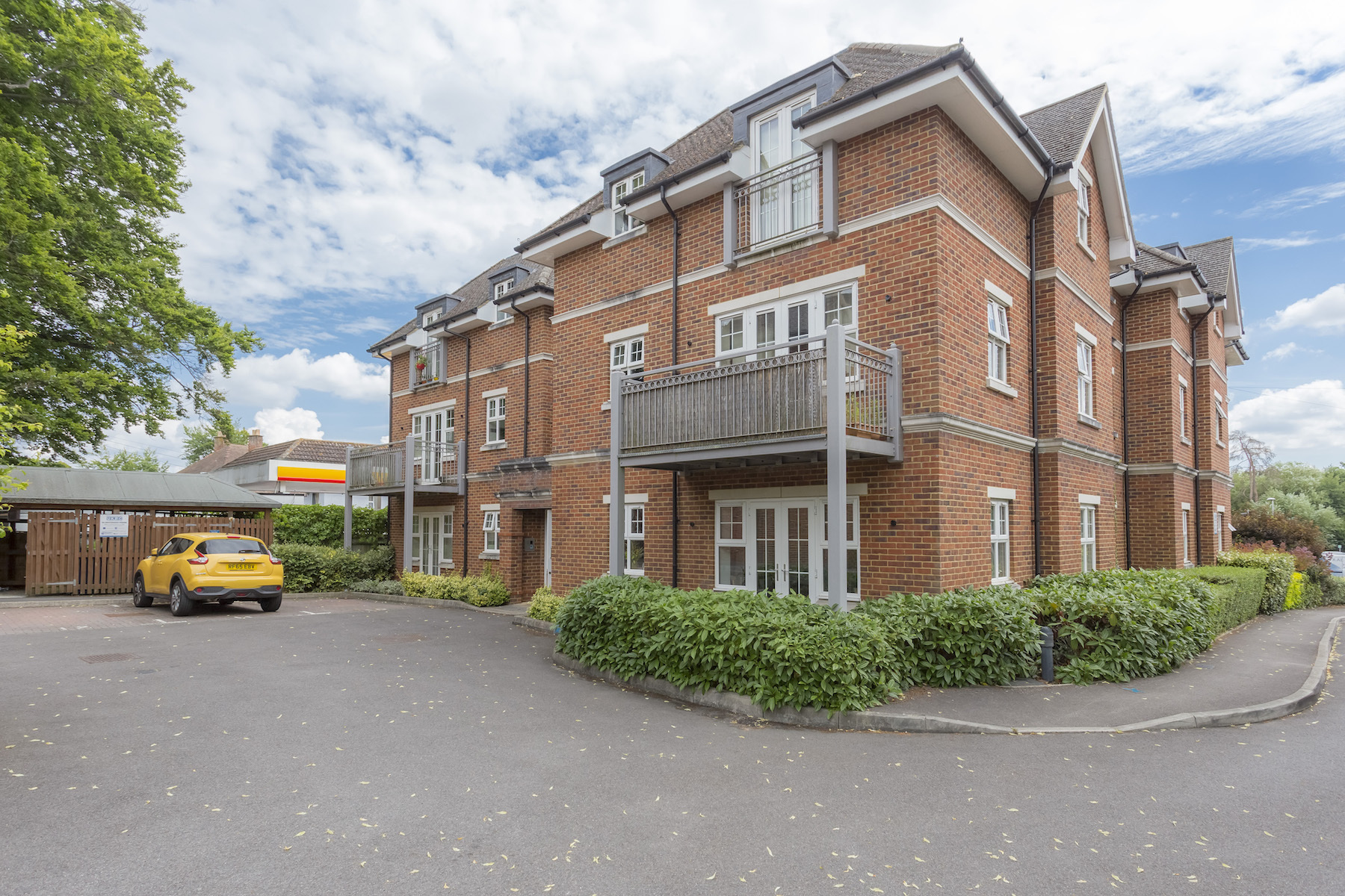 12 , Bramshott Place, Fleet, Hampshire, GU51 4QF
