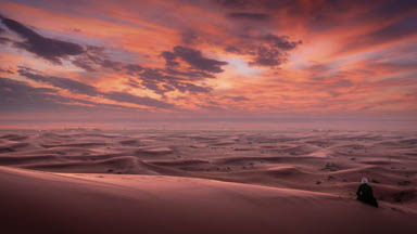 Arabian Delight: Stunning Sunset in Saudi Desert
