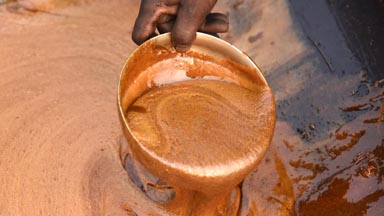 Indian Farmers Use Traditional Methods To Produce Golden Jaggery