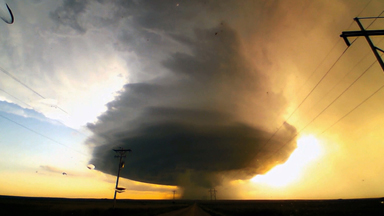 Thunder Dome: Storm Chaser Captures Supercell Timelapse