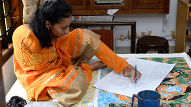 Fancy Footwork: Armless Artist Creates Beautiful Artworks With Her Feet